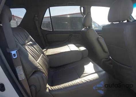 2006 Toyota Sequoia Sr5 V8 z USA, uszkodzony, nr VIN 5TDZT34A66S278832